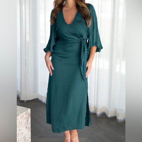 Billy J Dresses & Skirts - Billy J Meilani Emerald Green Midi Dress